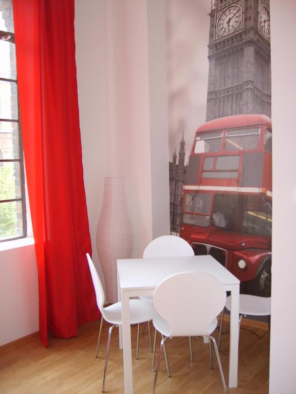 Big City Hostel Wroclaw Ruang foto